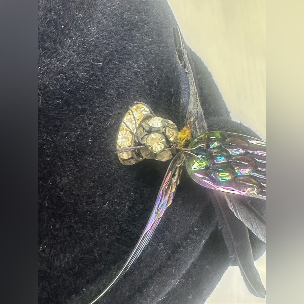 Vintage Julian Gold Wool Pillbox Hat Navy Bird Brooch Feather 60s Style - Picture 12 of 13